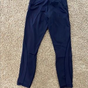 Lululemon size 8 leggings with mesh cutout navy blue
